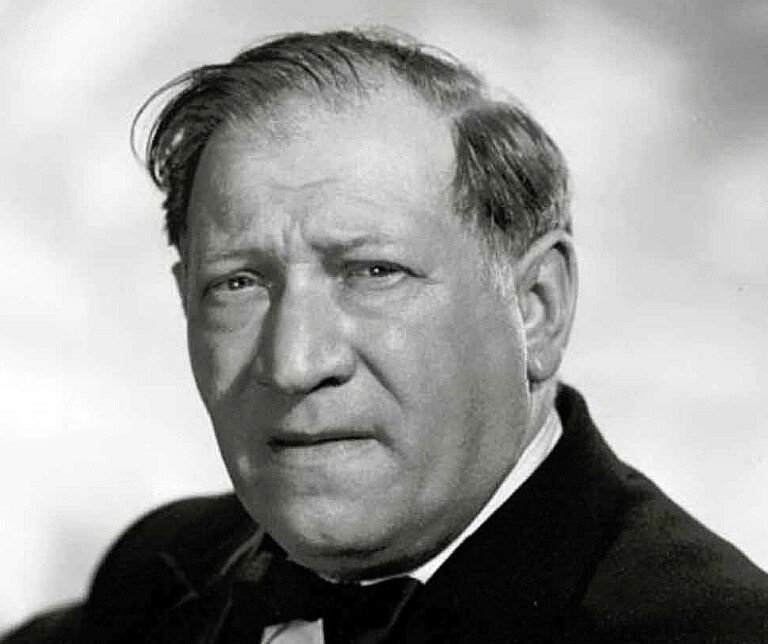 How A Russian Thief Bought the Rights to ‘Casino Royale’ and Turned James Bond into a Woman